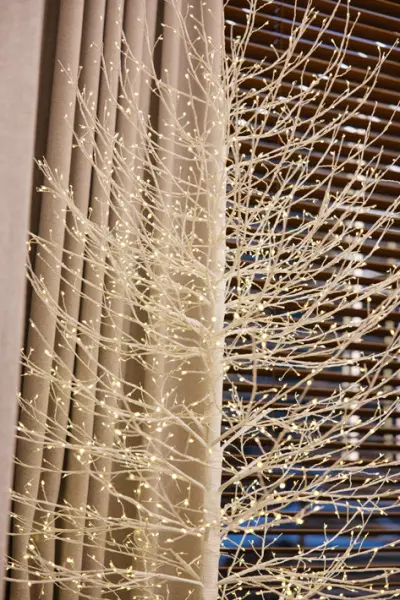 Дерево с мерцающим эффектом LED H270 см, пластик, металл, белый