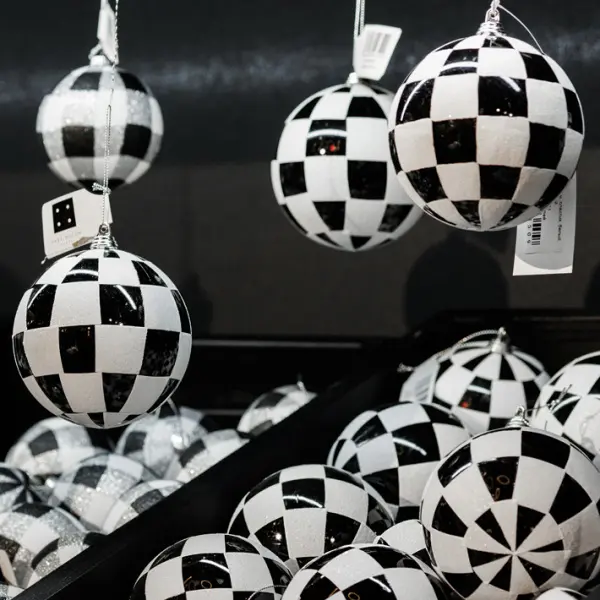 Шар в клетку D10 см, пластик, белый, черный
