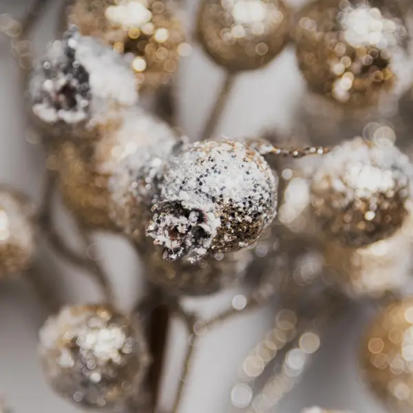 Ветвь ягодная H73 см с блестками, пластик, шампань