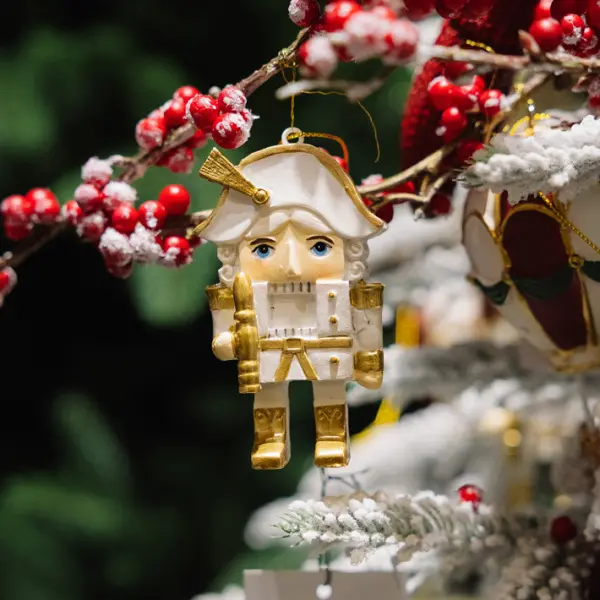 Подвес ЩЕЛКУНЧИК 5x9 см, полирезин, белый