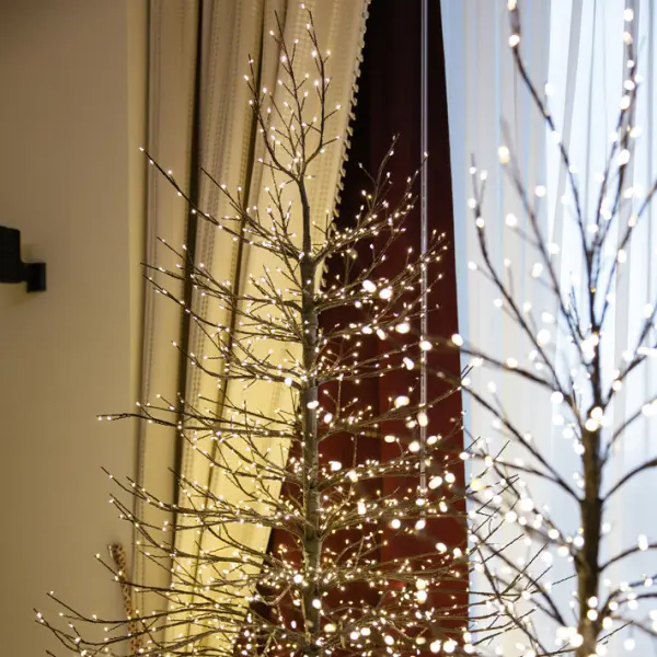 Дерево с мерцающим эффектом LED H270 см, пластик, металл, черный