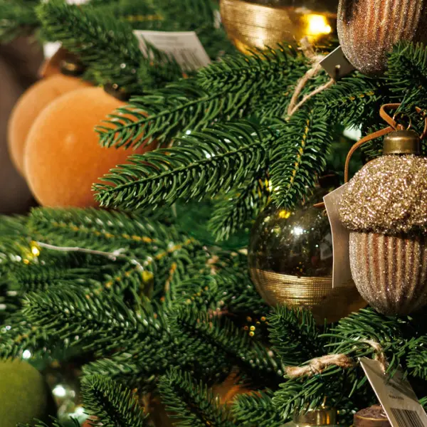 Ель искусственная с лампочками РОМАНОВСКАЯ H270 см, пластик, металл, зеленый