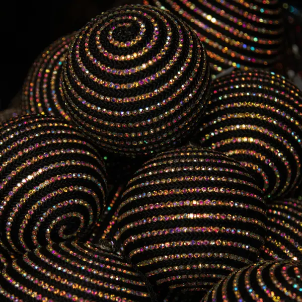 Шар D10 см с кристаллами и плетеным шнуром, пластик, стекло, черный, радужный