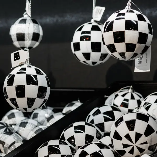 Шар в клетку D12 см, пластик, белый, черный